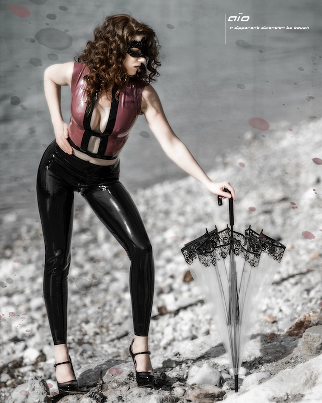 top Gloria aus Latex von aïo, am Fluss